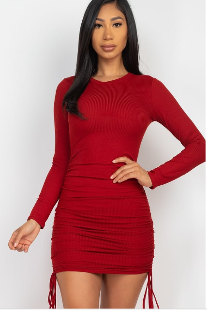 Robe côtelée à manches longues et cordon de serrage