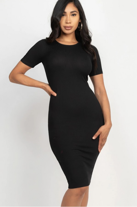 Robe midi moulante côtelée