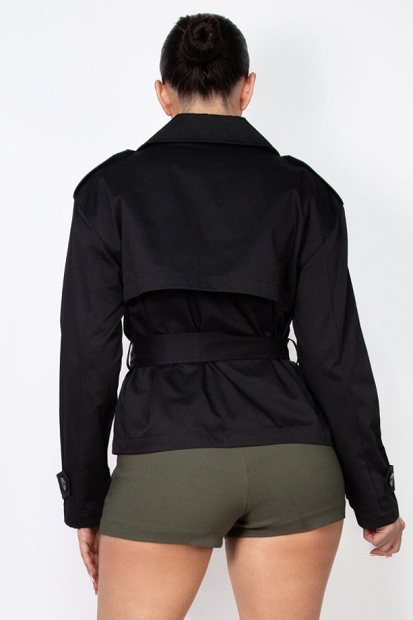 Blazer noir de couleur unie avec ceinture